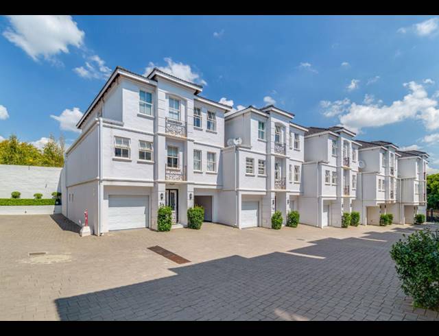 3 BEDROOM TOWNHOUSE FOR SALE IN BRYANSTON